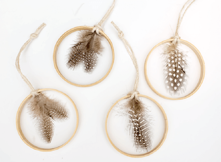 adornos-navidad-plumas-estilo-moda-ideas