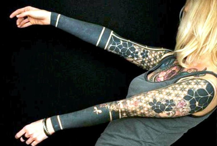 brazos-con-mangas-tatuadas