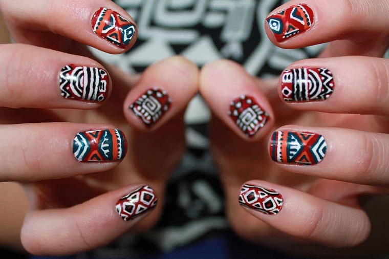 estilo-tribial-azteca-disenos-unas