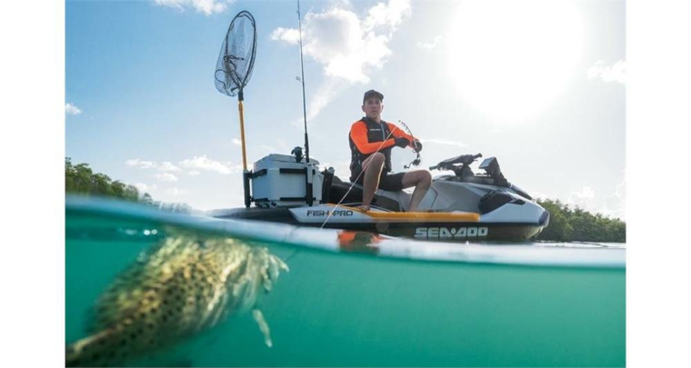 moto acuatica pesca