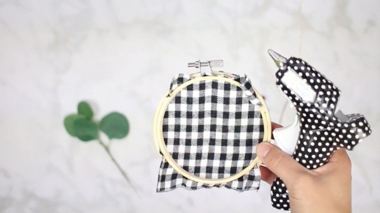 manualidades-de-navidad-faciles-de-hacer-adornos-aros-tela