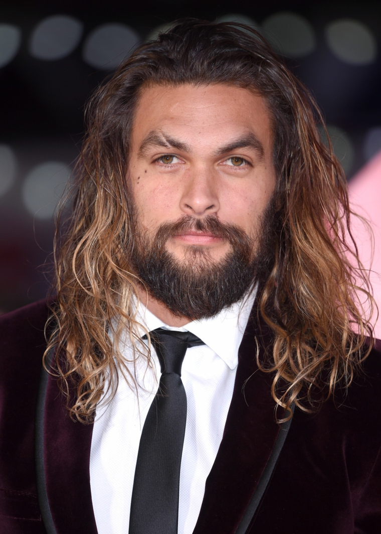 cabello-largo-rizado-barba-hombre-ideas