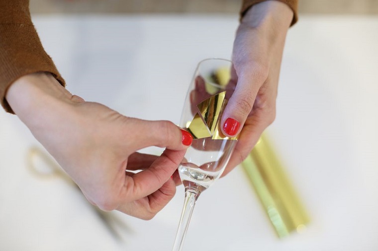 crear-copas-oro-ideas-estilo-regalo-DIY