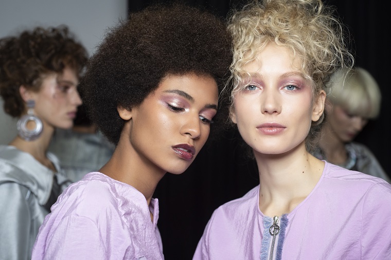 giorgio-armani-semana-moda-color-rosa-labios-ojos