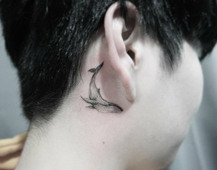 idea-de-tatuaje-detrás-de-la-oreja