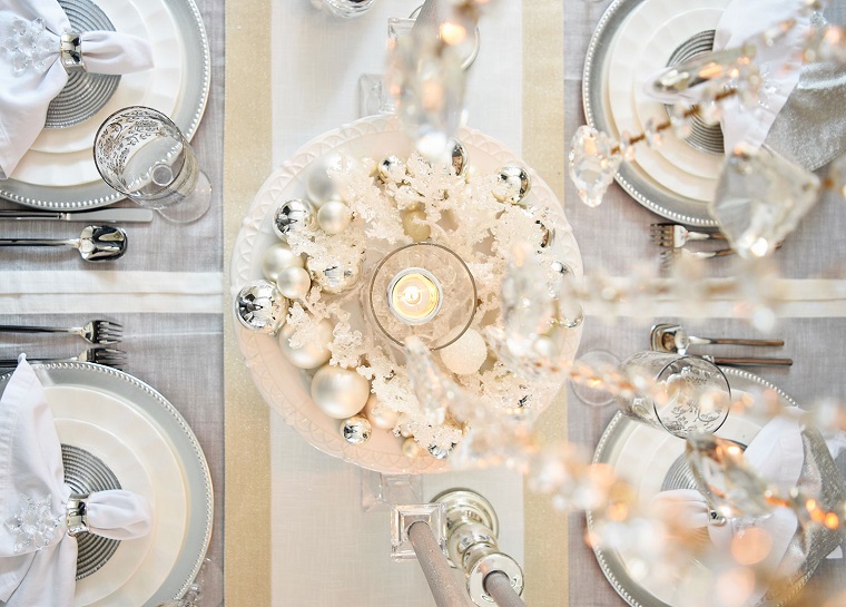 ideas-decorar-mesa-blanco-plateado-diseno