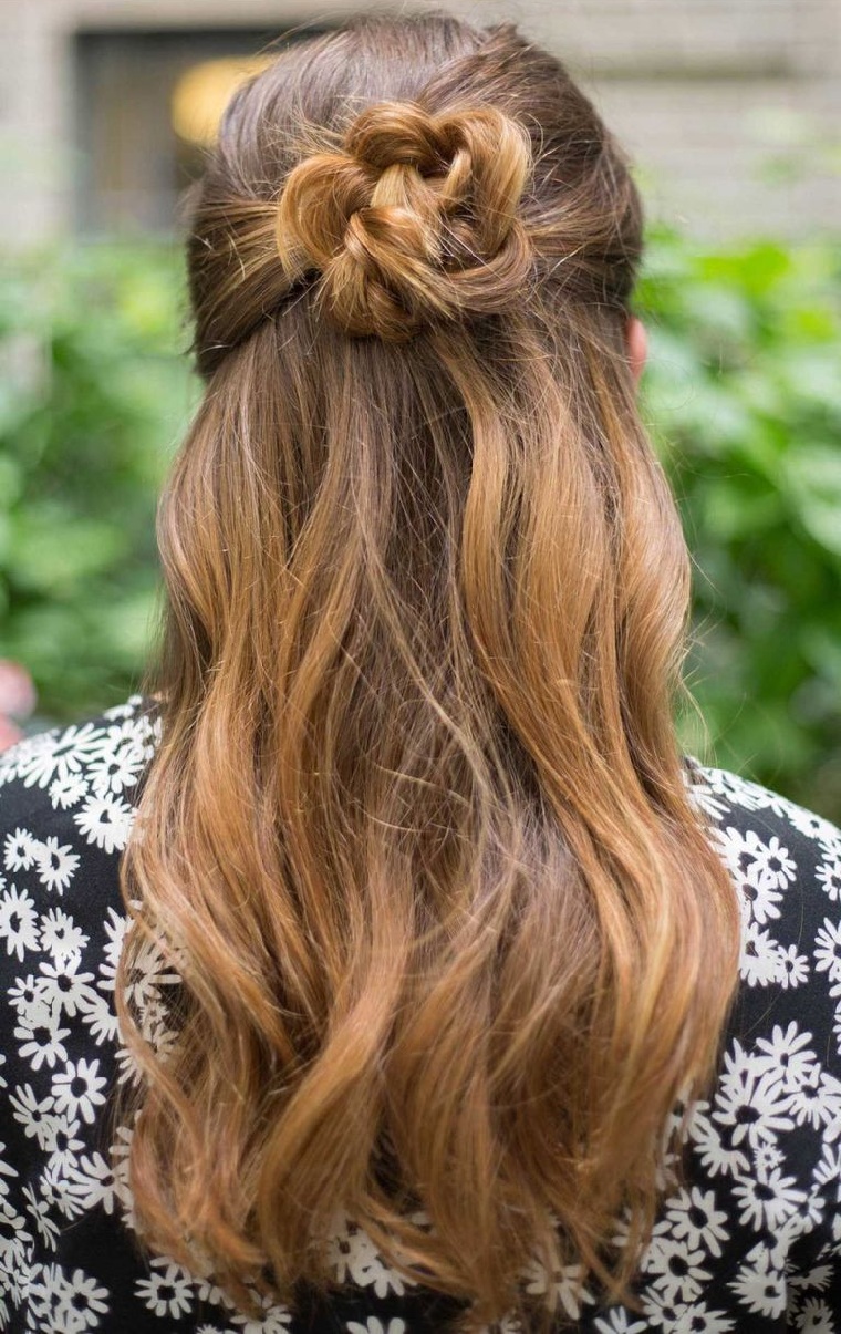 peinados para cabello largo-trenza-flor