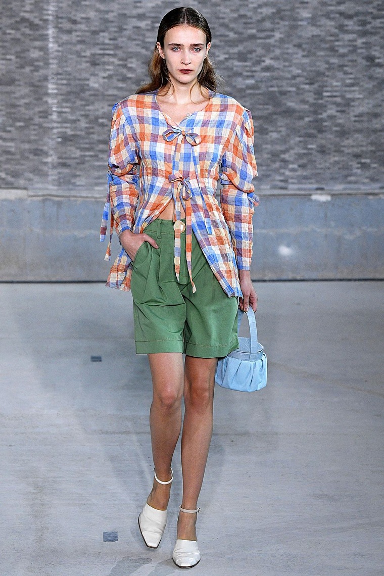 rejina-pyo-pantalones-verdes-ideas-estilo
