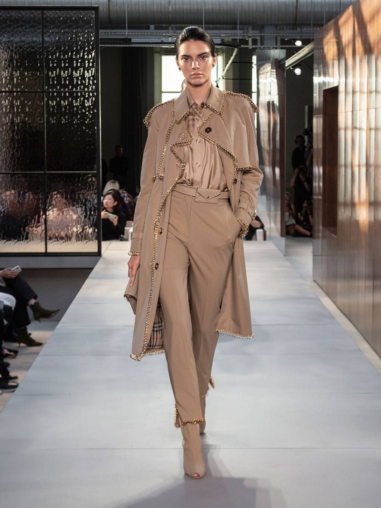 tendencias-de-moda-color-beige-burberry
