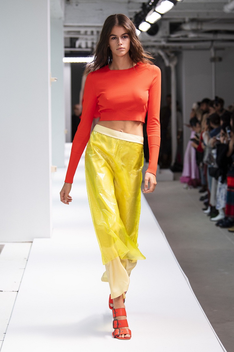 tendencias-de-moda-top-corto-estilo-primavera