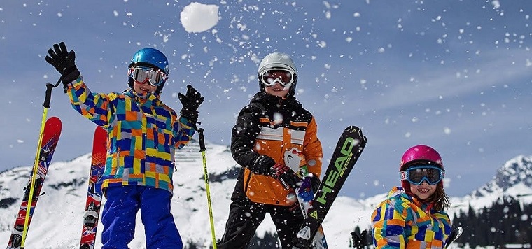vacacion-invierno-ninos-esqui-deporte