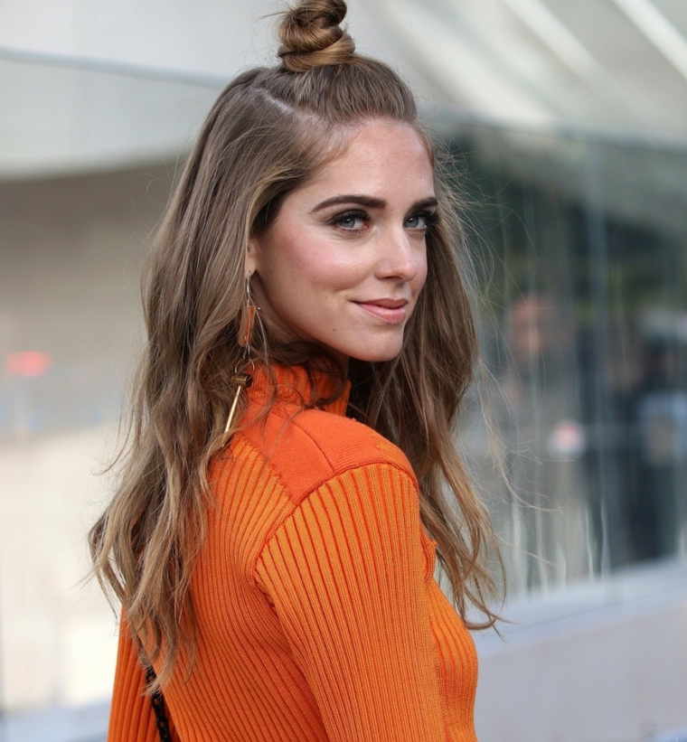 cabello-largo-color-natural-mujer-estilo
