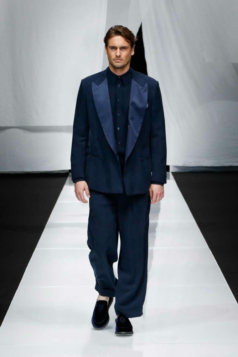tendencias-2019-moda-Giorgio-Armani-color-oscuro