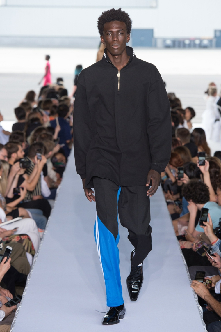 tendencias-2019-moda-Vetements-pasarela-diseno