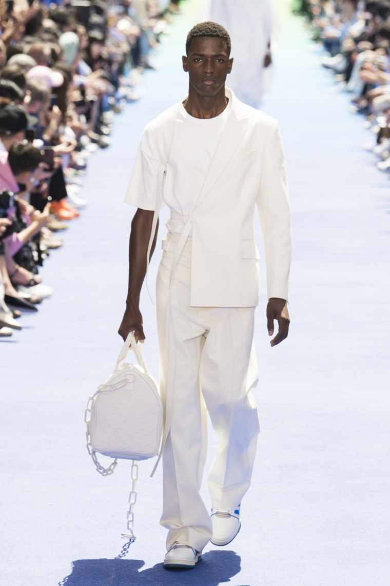 tendencias-2019-moda-masculina-Louis-Vuitton-blanco