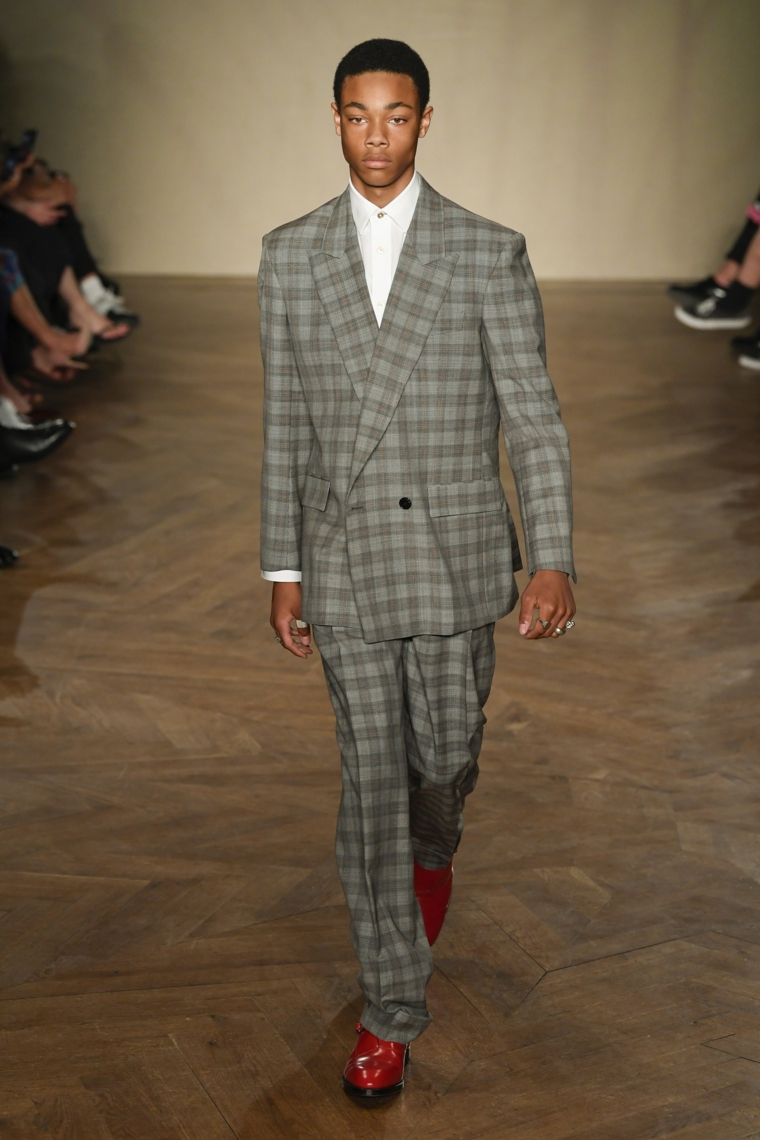 tendencias-moda-2019-paul-smith-traje