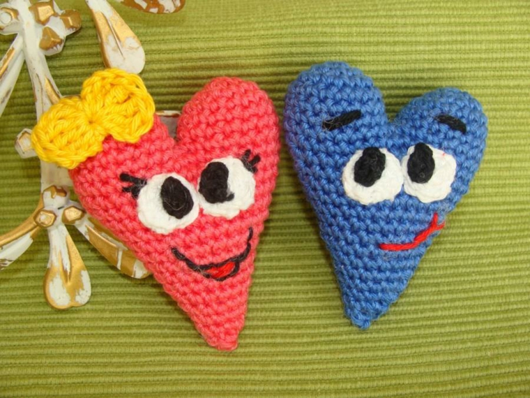 corazones tejidos-para-decorar