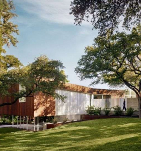 Casas minimalistas modernas - Una casa en Texas diseñada por Alterstudio Architecture