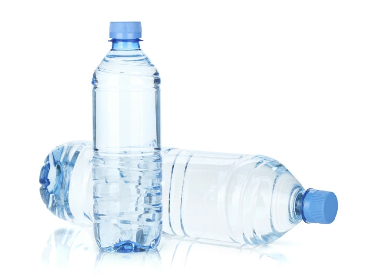 beber mucha agua beneficios-ideas-botellas
