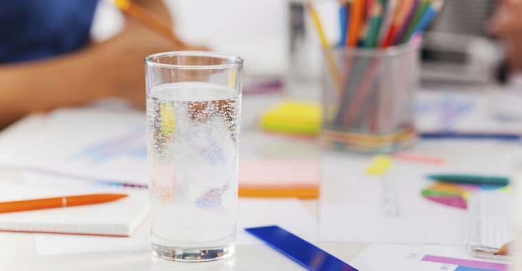 beber-mucha-agua-beneficios-ideas-consejos