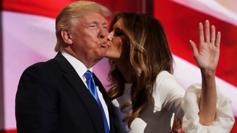 el presidente Trump con su esposa