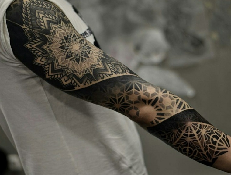 mandala-tattoo-hombre-estilo-maori