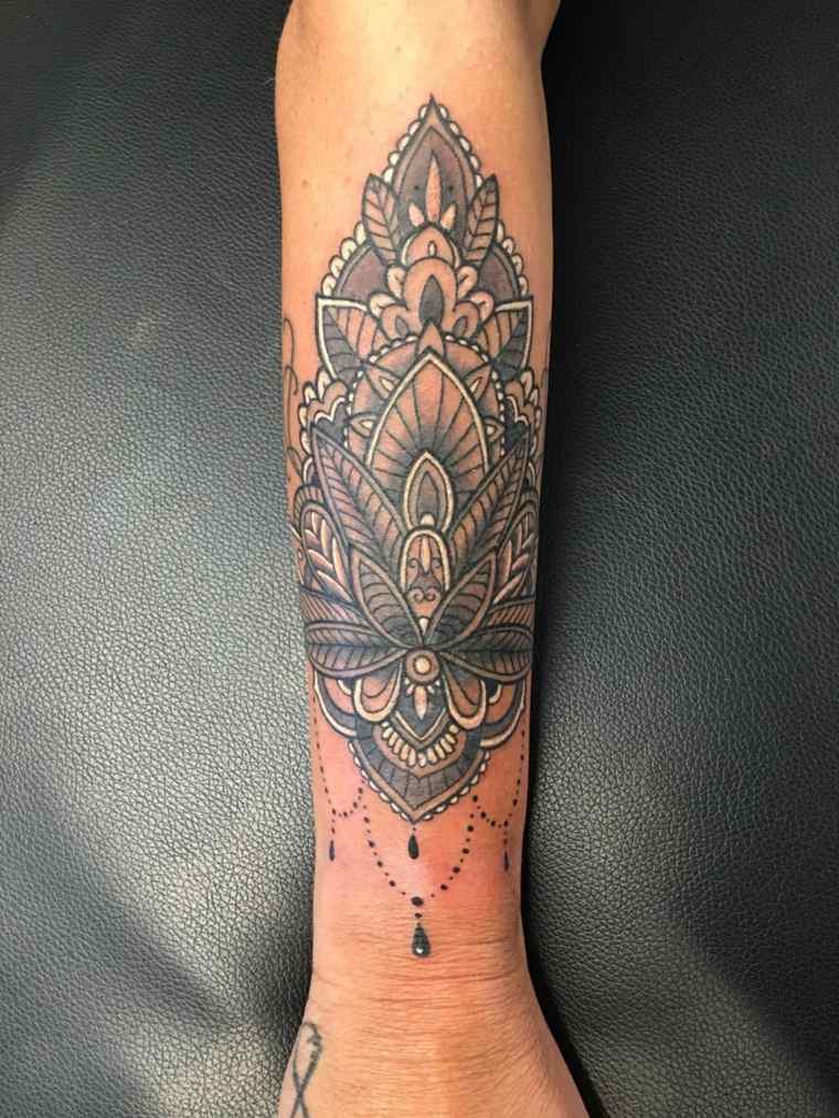tatuaje-simbolo-fuerza-interior-tattoo-diseno