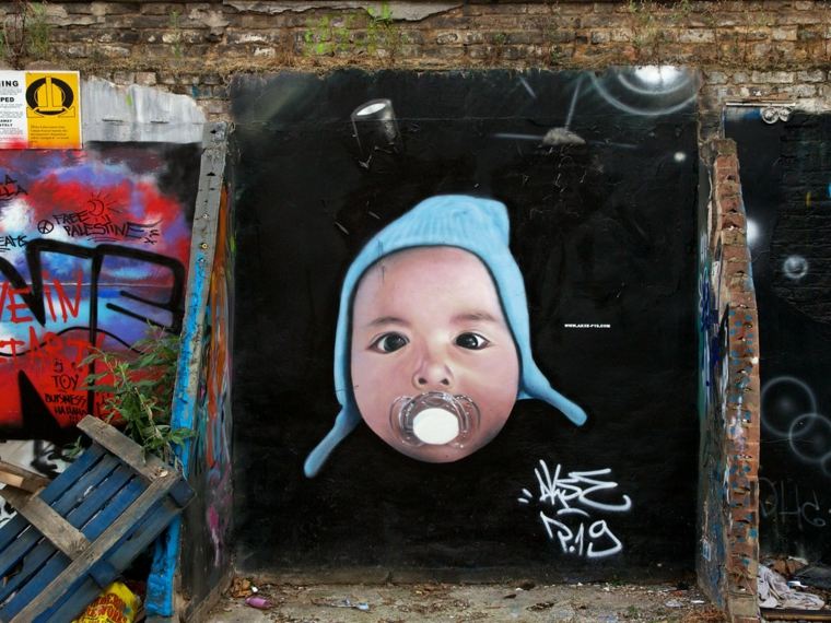arte callejero bebé