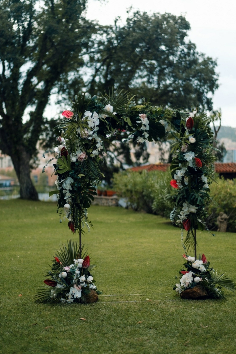 boda-aire-libre-altar-estilo-flores