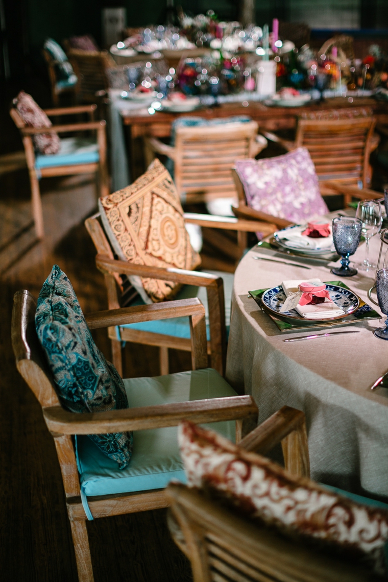 boda-estilo-boho-gitano-centro-sillas-cojines