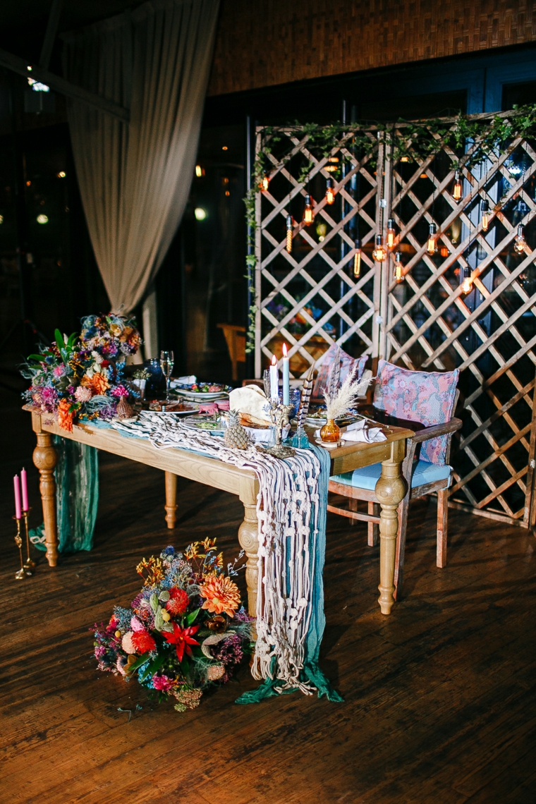 boda-estilo-boho-gitano-mesa-novios
