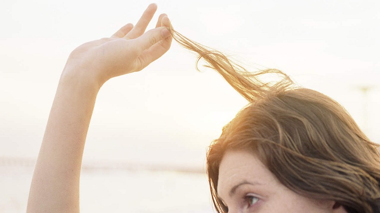 causas de la caida del cabello-mujer
