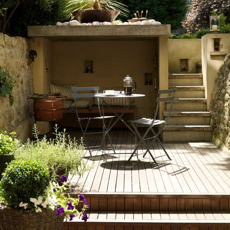como-decorar-una-terraza-pequeña-niveles-jardin