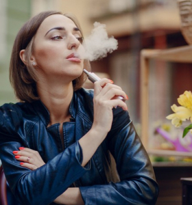 Cigarro electrónico ¿es tan dañino para los pulmones como el tradicional?