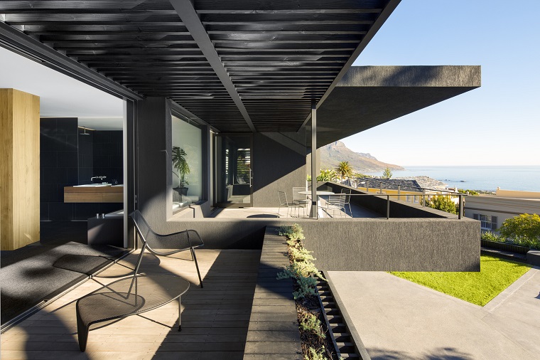 Terraza moderna con vistas impresionantes
