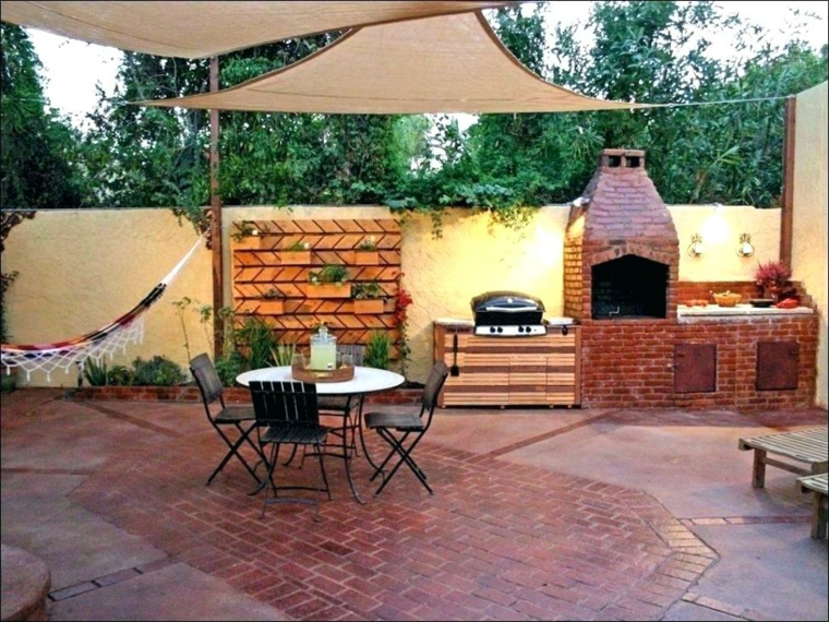 Patio with Kitchen and Oven