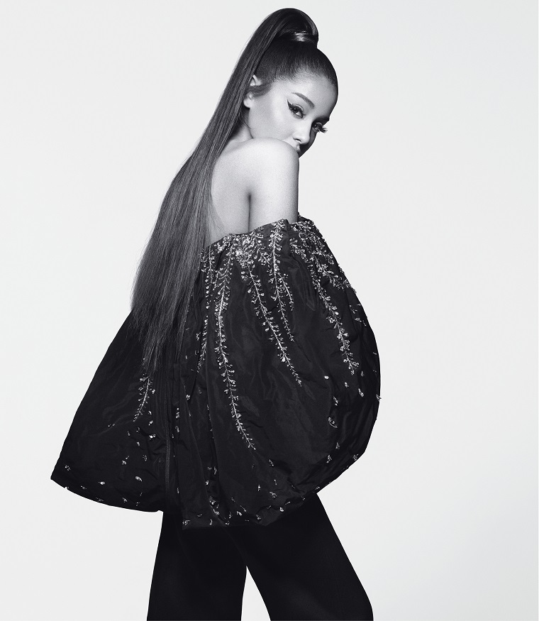 Ariana Grande-Givenchy-coleccion-campana