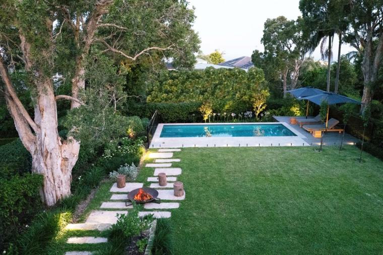 casa-piscina-jardin-diseno-simple-estilo