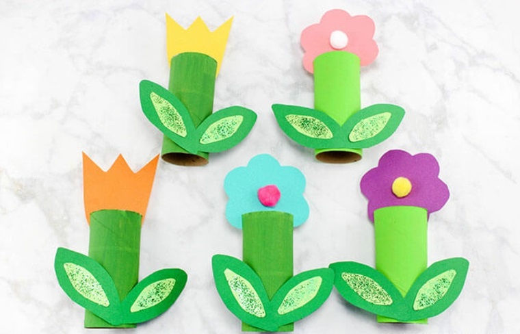 Flores hechas de carton