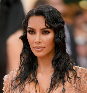 Kim Kardashian West crea polemica con su nueva línea de lencería moldeadora