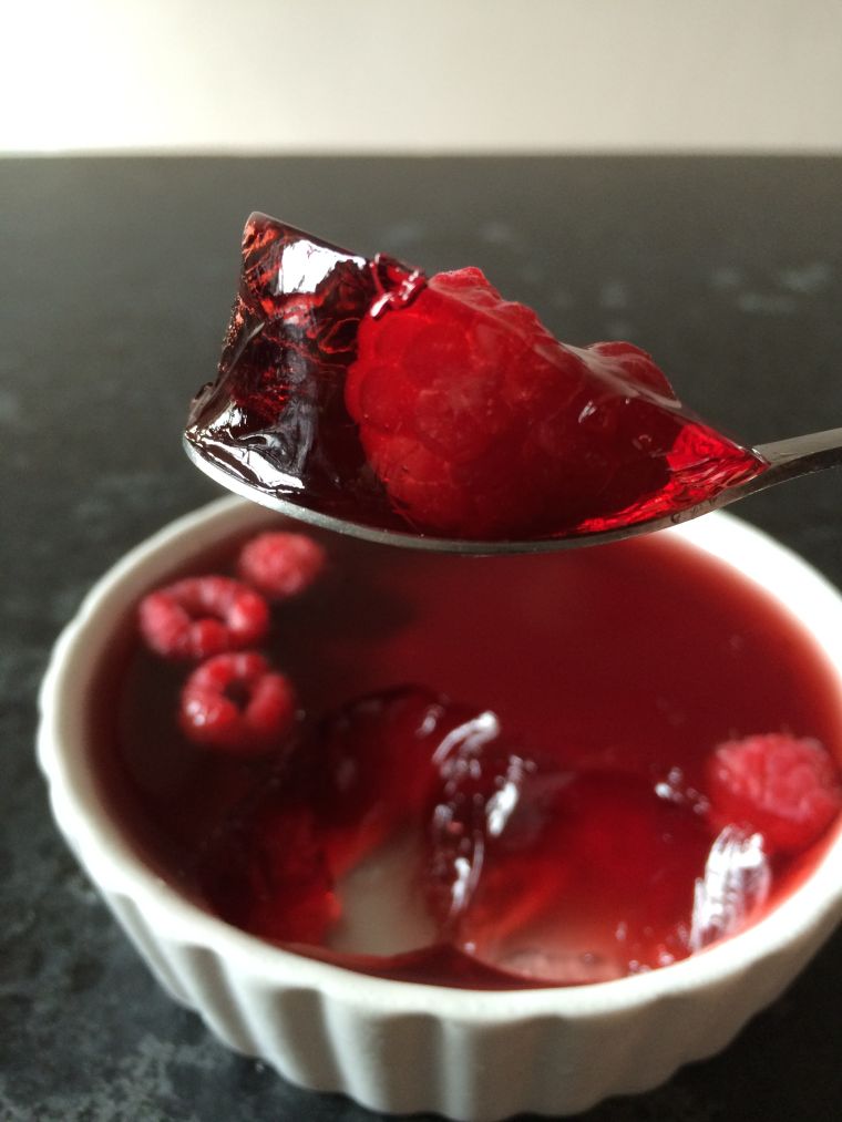 postres frios rapidos gelatina frambruesa