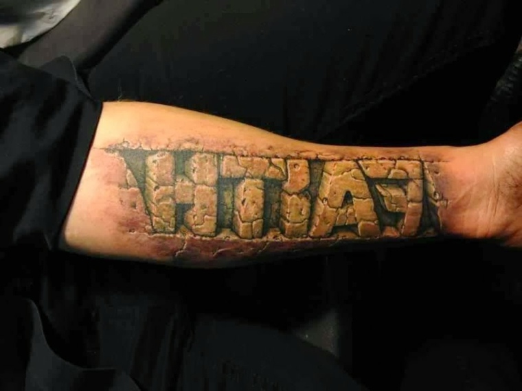tattoo-escritura-brazo-hombre-frase