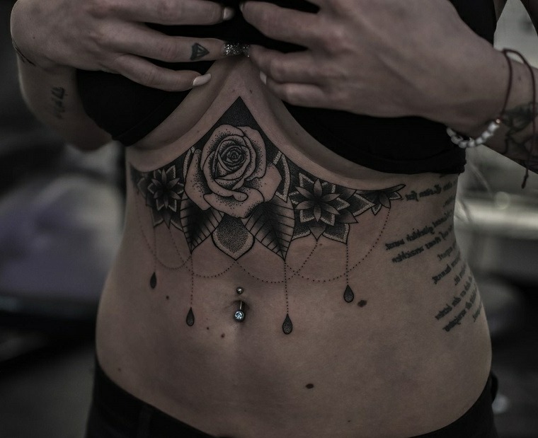 tattoo-mandala-mujer-bajo-pecho