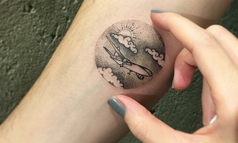 tatuajes-significado-libertas-planeta-mano