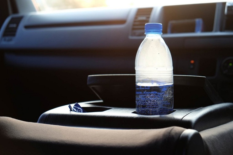 botellas-plastico-sol-beber-agua
