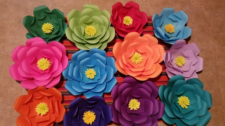 flores de papel colorido