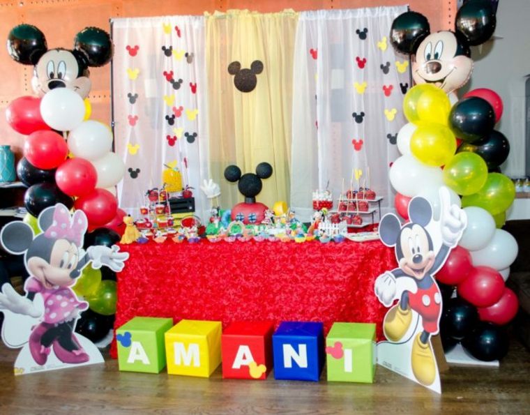 fiesta de cumpleaños con tema de Mickey Mouse