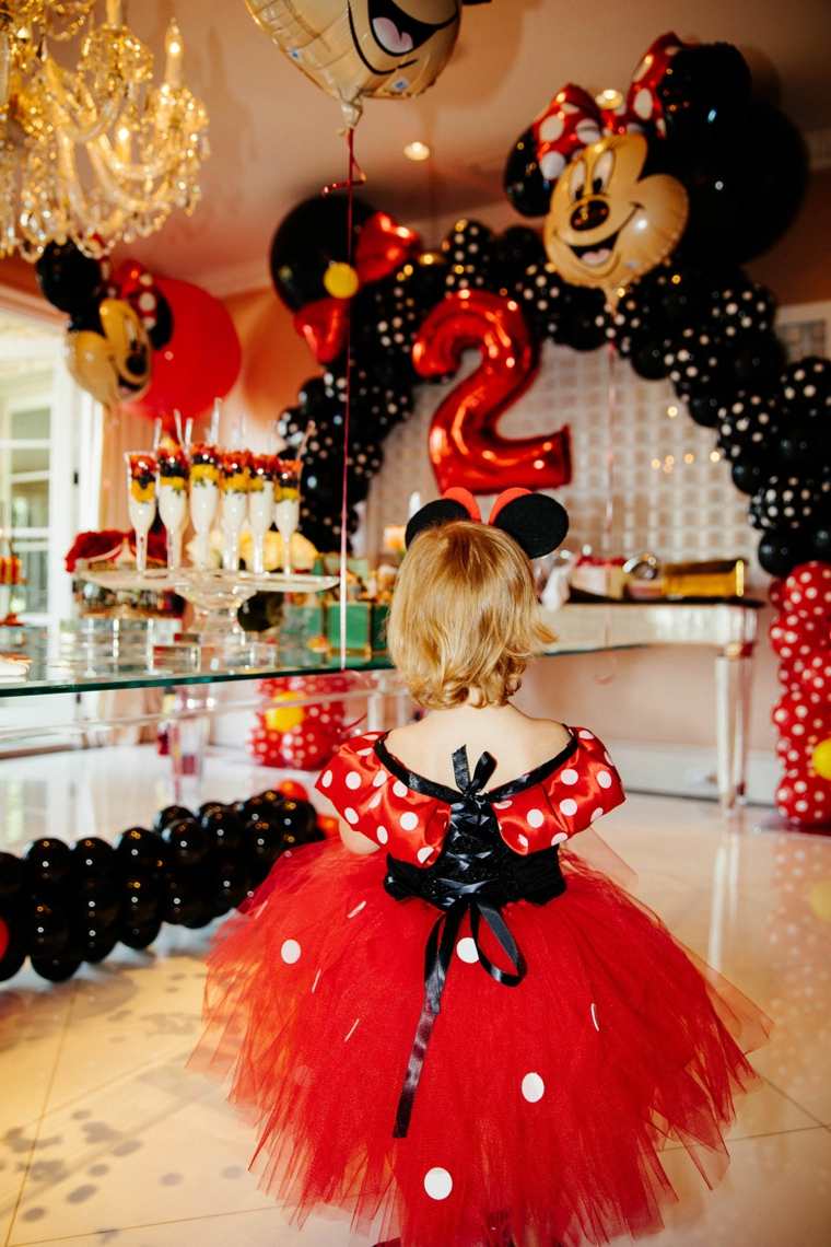 decoración de cumpleaños con tema de Mickey Mouse