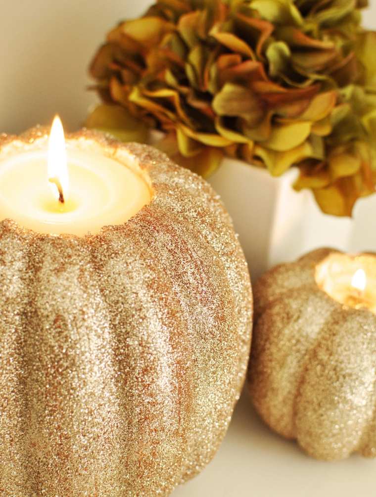 Shiny ‌golden pumpkin-shaped candle holders