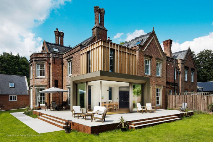Textura de madera combinada con ladrillos para una casa tradicional